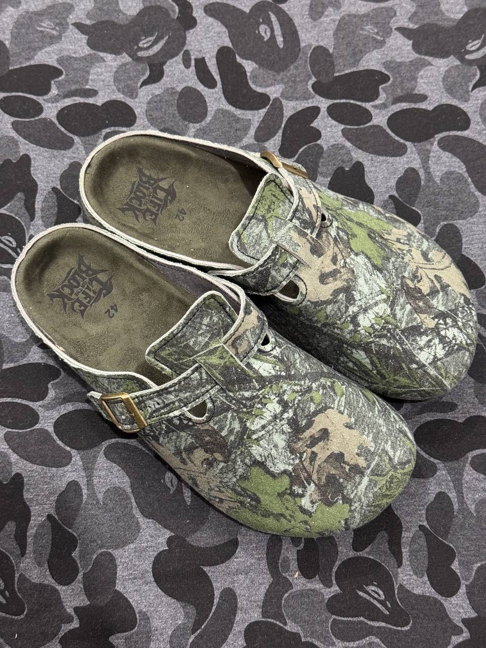 CLOGS ''REAL TREE'' DARK COLOR