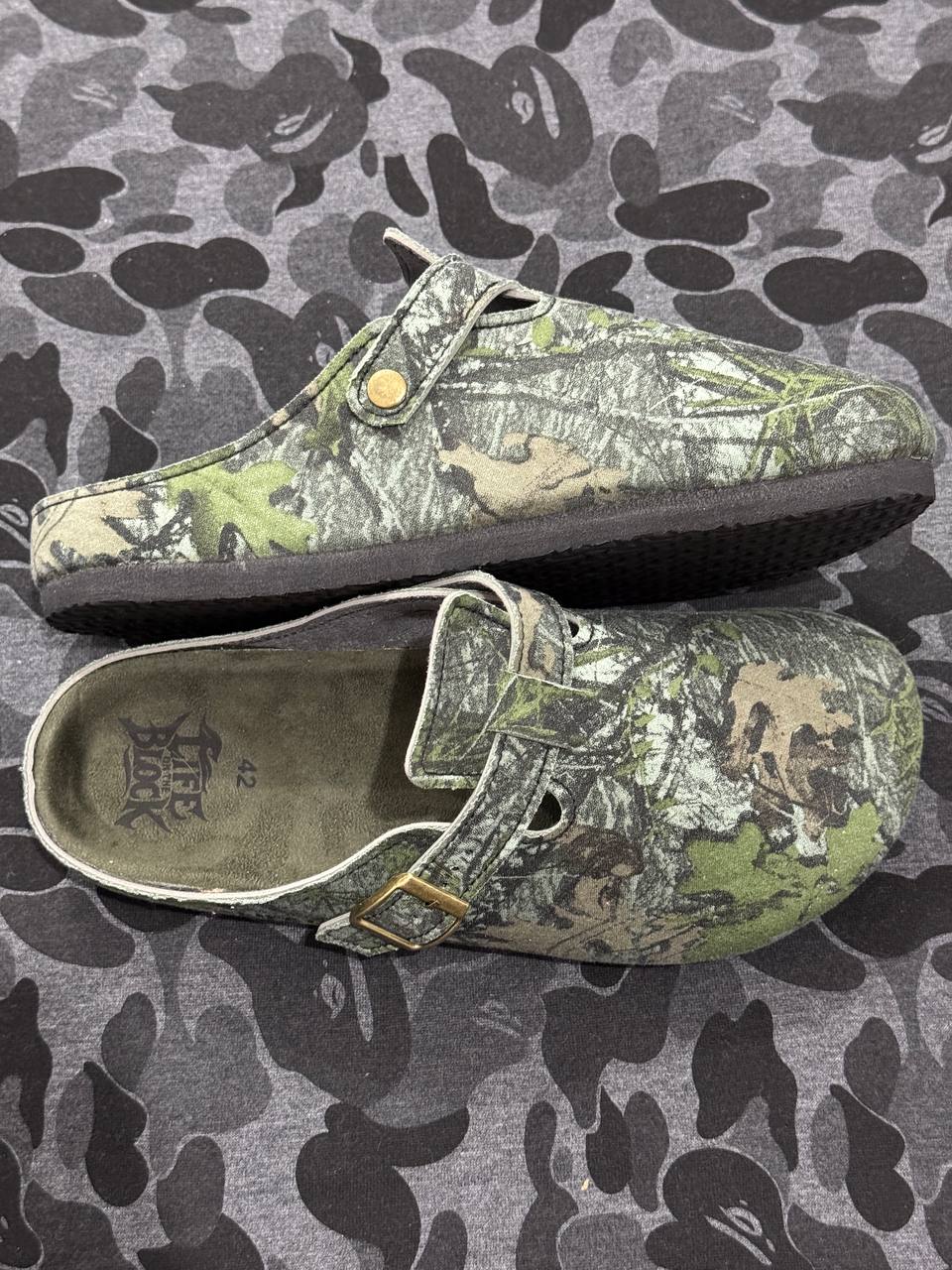 CLOGS ''REAL TREE'' DARK COLOR
